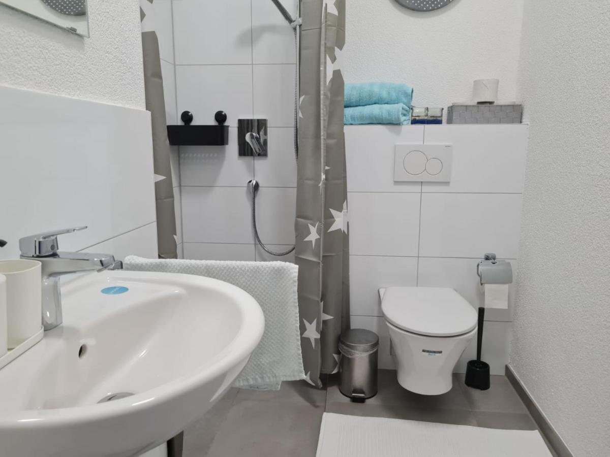 Pension Am Rathaus, 24H Check-In Mundelsheim Esterno foto