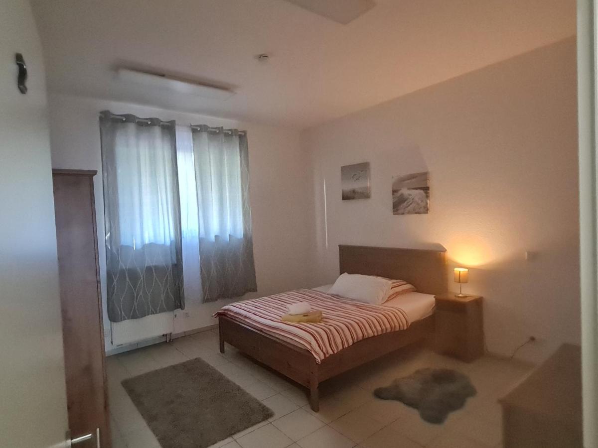 Pension Am Rathaus, 24H Check-In Mundelsheim Esterno foto